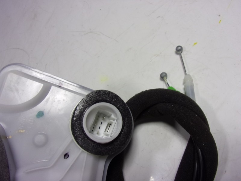 Recambio de cerradura puerta delantera izquierda para toyota c-hr 132 kw referencia OEM IAM 6904002491  