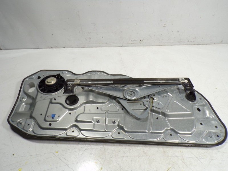 Recambio de elevalunas delantero derecho para volvo c30 1.6 diesel cat referencia OEM IAM 30784510 2355195 2355195