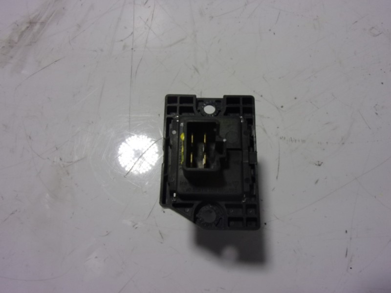 Recambio de resistencia calefaccion para kia cee´d 1.6 gdi cat referencia OEM IAM 972353XAA0  