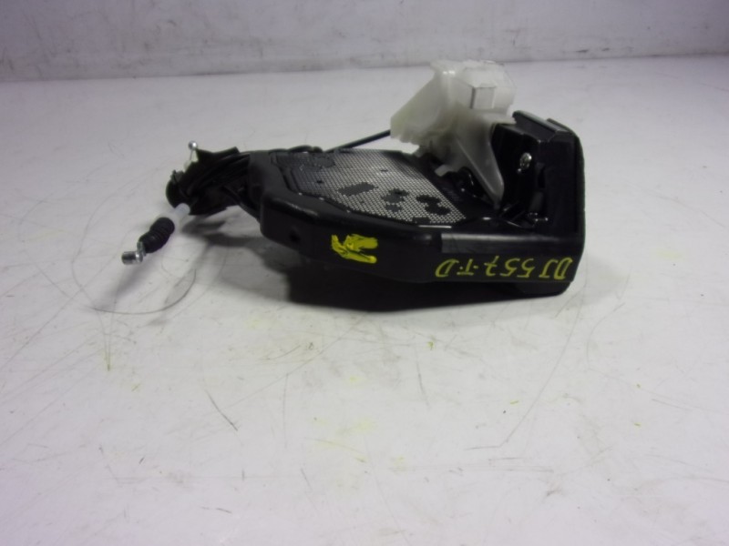 Recambio de cerradura puerta trasera derecha para toyota c-hr 132 kw referencia OEM IAM 69050F4010  