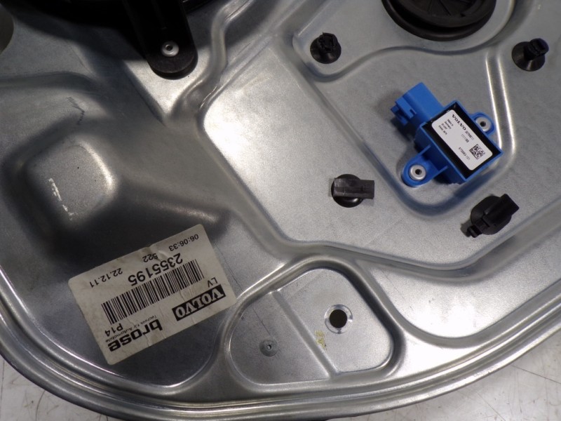 Recambio de elevalunas delantero izquierdo para volvo c30 1.6 diesel cat referencia OEM IAM 30784509 2355195 2355195