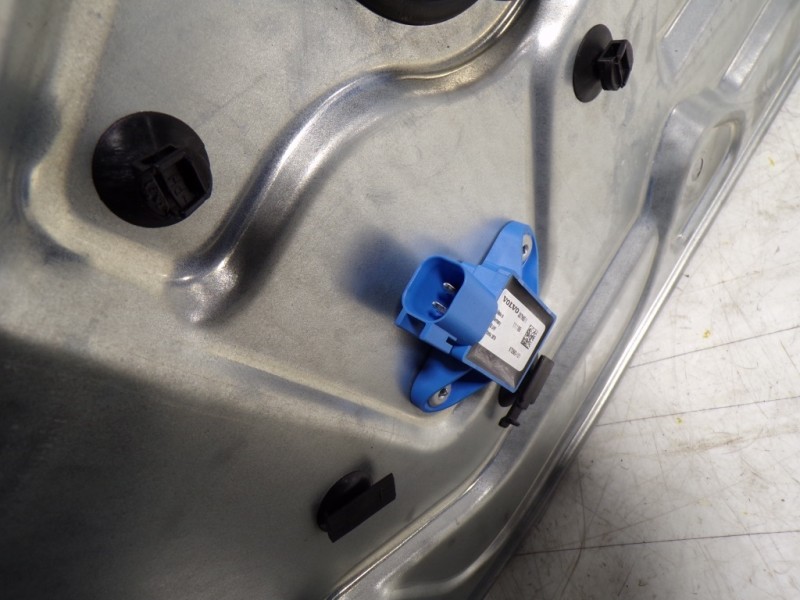 Recambio de elevalunas delantero izquierdo para volvo c30 1.6 diesel cat referencia OEM IAM 30784509 2355195 2355195