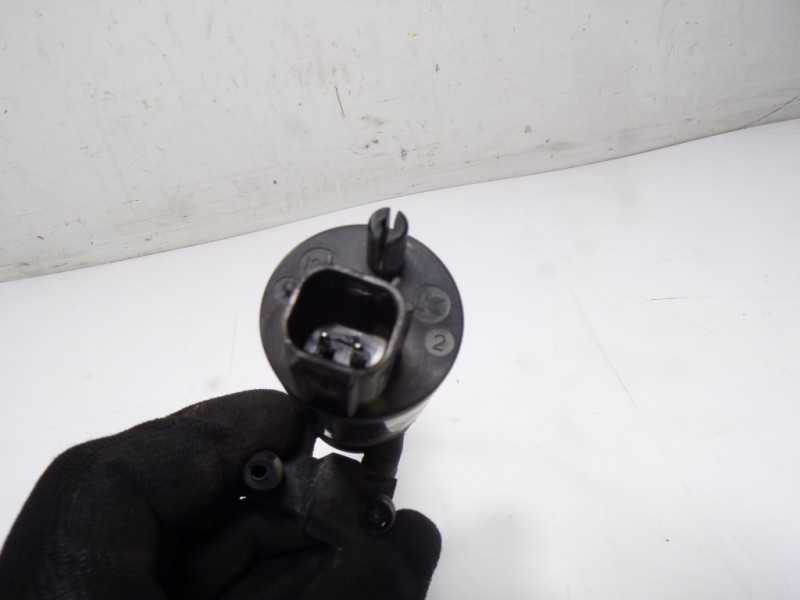 Recambio de bomba limpia para ford fiesta (cb1) 1.25 16v cat referencia OEM IAM 2022321 8A6117K624AA 