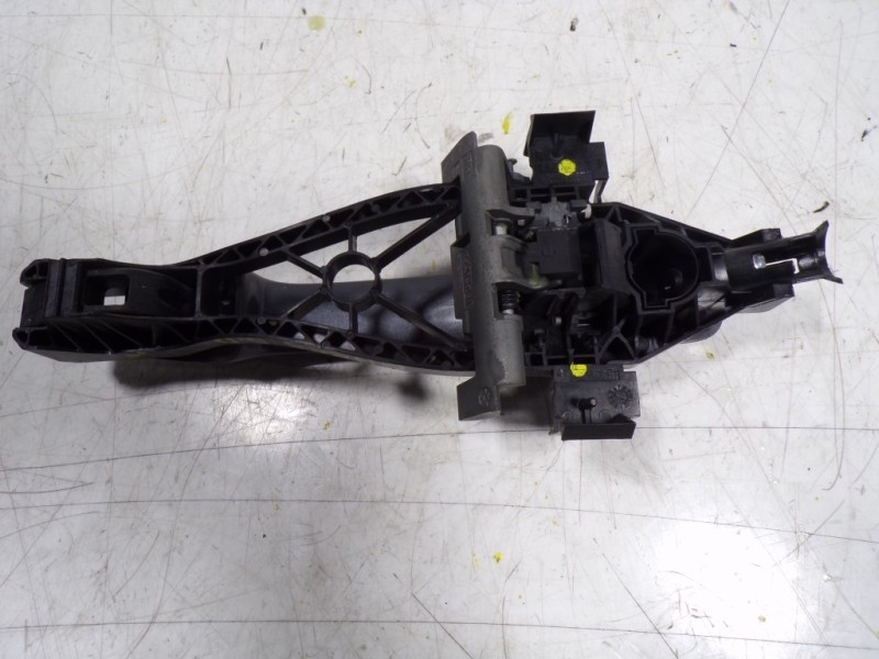 Recambio de maneta exterior delantera derecha para volvo c30 1.6 diesel cat referencia OEM IAM 39873389  