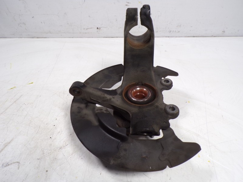 Recambio de mangueta delantera izquierda para volvo c30 1.6 diesel cat referencia OEM IAM 30760282  