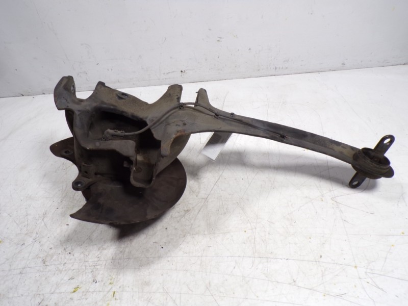 Recambio de mangueta trasera derecha para volvo c30 1.6 diesel cat referencia OEM IAM 30736775  