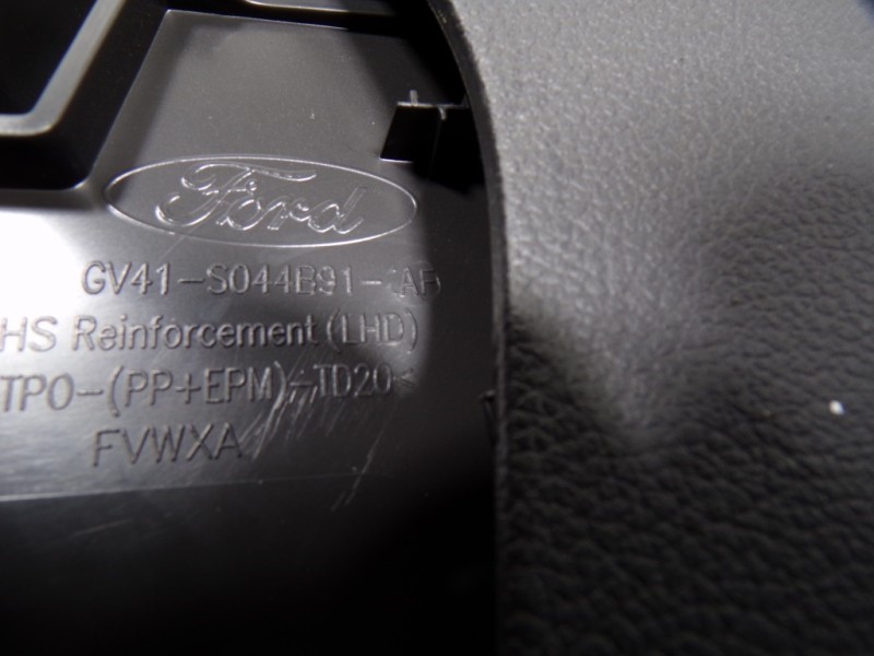 Recambio de apoyabrazos central para ford kuga (cbs) 1.5 ecoboost cat referencia OEM IAM 2462478 GV41S044B91AF 