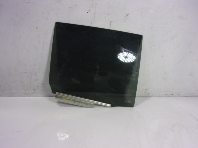 Recambio de cristal puerta trasero derecho para toyota c-hr 132 kw referencia OEM IAM 68103F4020  