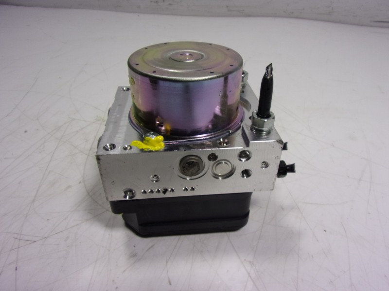 Recambio de abs para toyota corolla cross hybrid 1.8 referencia OEM IAM 4405016100 4454016030 