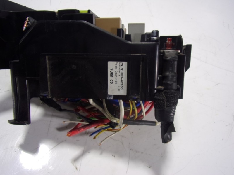 Recambio de caja reles / fusibles para kia cee´d 1.6 gdi cat referencia OEM IAM 91303A2650 919513X150 