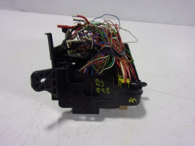 Recambio de caja reles / fusibles para kia cee´d 1.6 gdi cat referencia OEM IAM 91303A2650 919513X150 