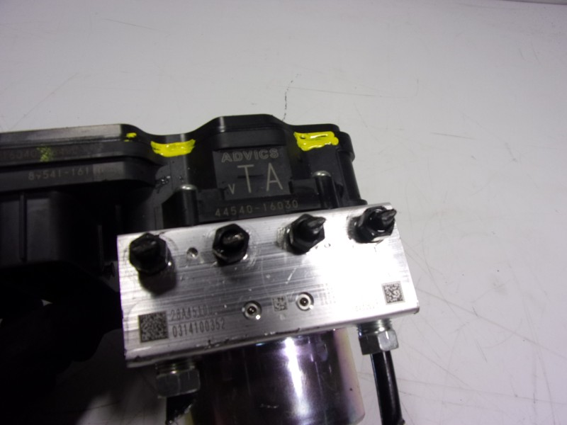 Recambio de abs para toyota corolla cross hybrid 1.8 referencia OEM IAM 4405016100 4454016030 