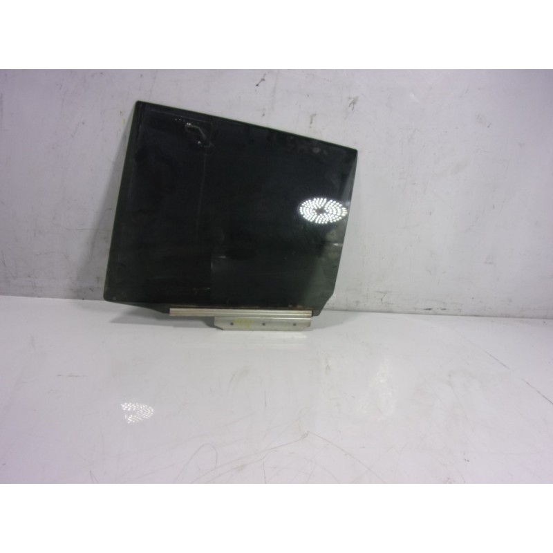 Recambio de cristal puerta trasero izquierdo para toyota c-hr 132 kw referencia OEM IAM 68104F4020  