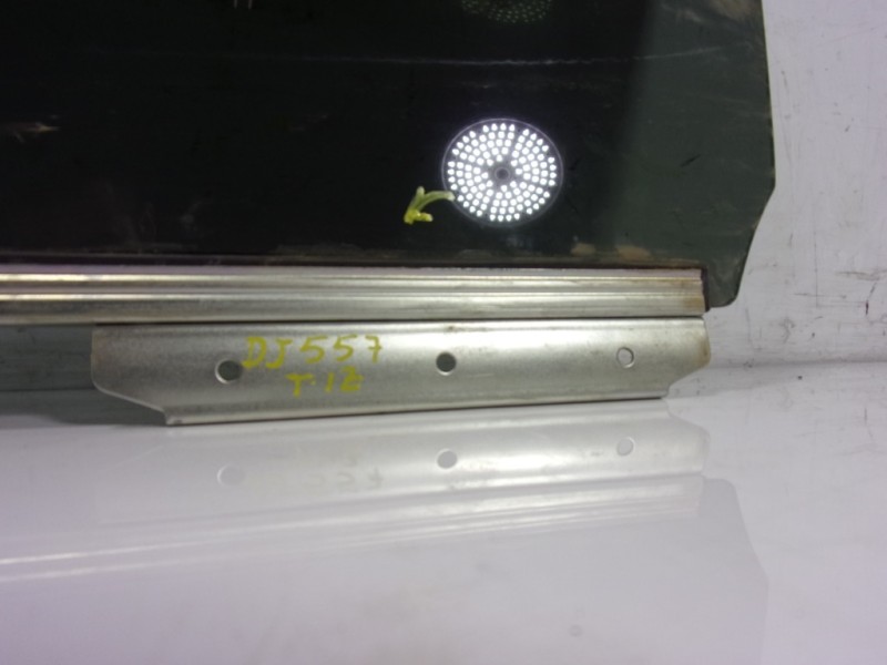 Recambio de cristal puerta trasero izquierdo para toyota c-hr 132 kw referencia OEM IAM 68104F4020  