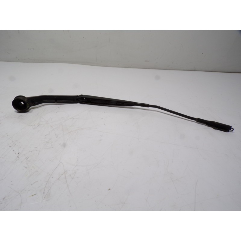 Recambio de brazo limpia delantero derecho para ford kuga (cbs) 1.5 ecoboost cat referencia OEM IAM 2303597  