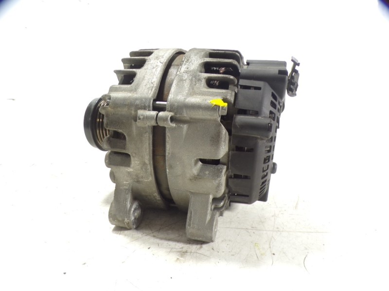 Recambio de alternador para peugeot 208 1.6 blue-hdi fap referencia OEM IAM 9810525380 9810525380 TG15S218