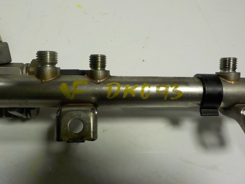 Recambio de rampa inyectora para bmw serie 3 cabrio (e93) 320i referencia OEM IAM 13537562474 1353756247403 12056010DE