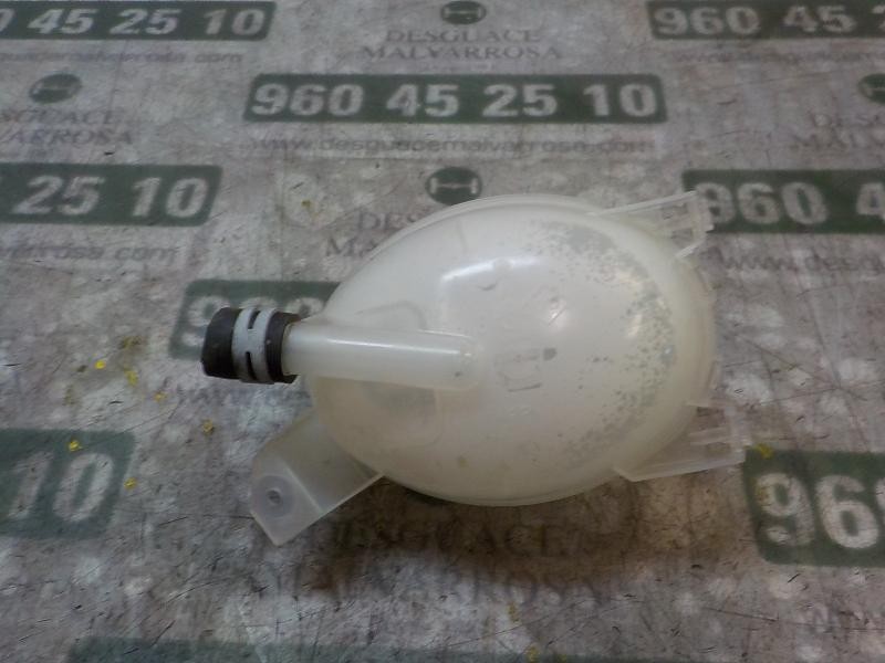 Recambio de deposito expansion para dacia sandero 1.5 dci diesel fap cat referencia OEM IAM 217104354R  