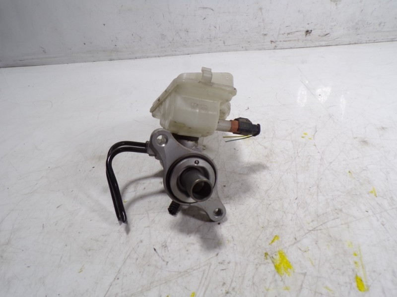 Recambio de bomba freno para peugeot 208 1.6 blue-hdi fap referencia OEM IAM 4601R7  