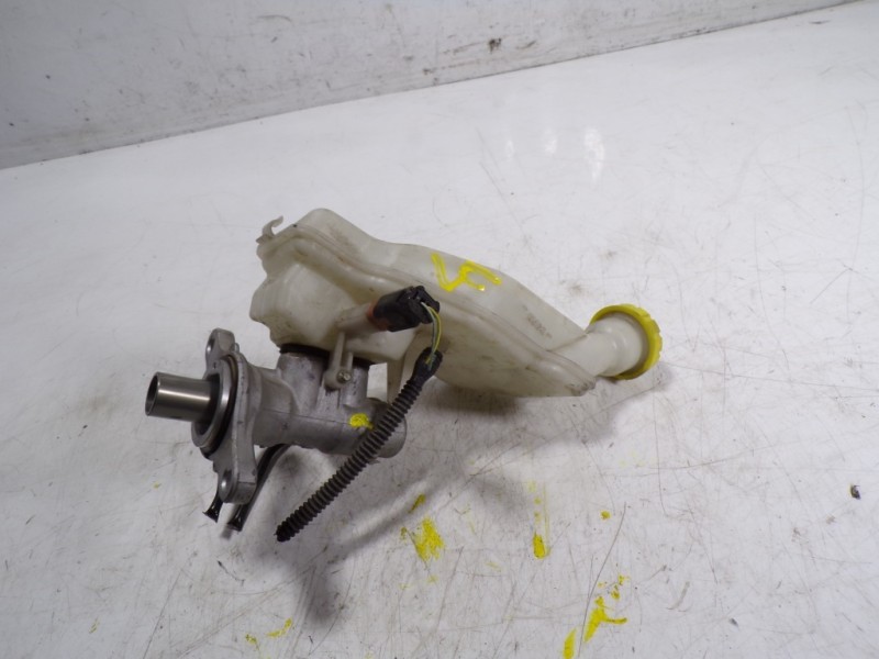 Recambio de bomba freno para peugeot 208 1.6 blue-hdi fap referencia OEM IAM 4601R7  