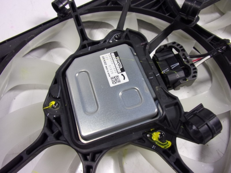 Recambio de electroventilador para toyota c-hr 132 kw referencia OEM IAM 16711F2110 1636324100 