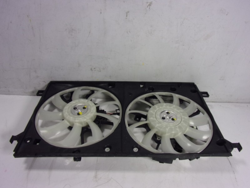 Recambio de electroventilador para toyota c-hr 132 kw referencia OEM IAM 16711F2110 1636324100 