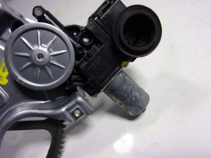 Recambio de elevalunas delantero derecho para toyota c-hr 132 kw referencia OEM IAM 69810F4010 85710F4010 AE0620203891