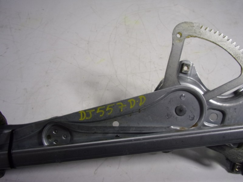 Recambio de elevalunas delantero derecho para toyota c-hr 132 kw referencia OEM IAM 69810F4010 85710F4010 AE0620203891