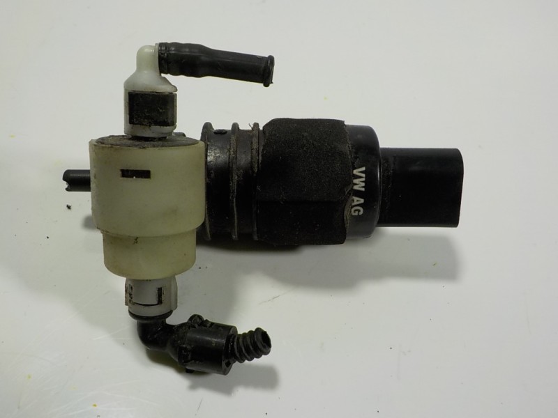 Recambio de bomba limpia para porsche macan (typ ) s referencia OEM IAM 95562817201 1K6955651 