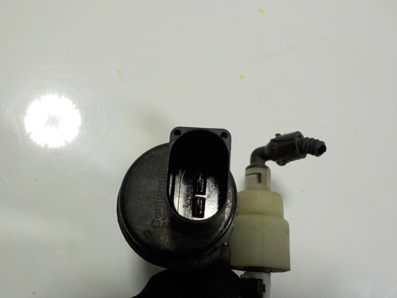 Recambio de bomba limpia para porsche macan (typ ) s referencia OEM IAM 95562817201 1K6955651 