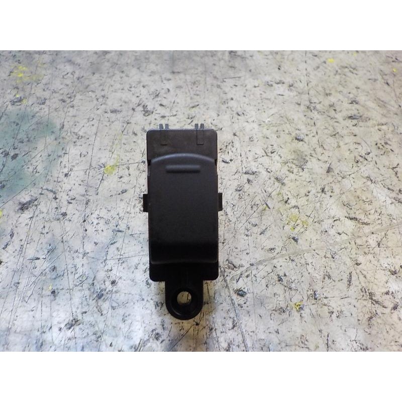 Recambio de mando elevalunas trasero derecho para suzuki swift azg (nz) 1.2 cat referencia OEM IAM 3799568L00  