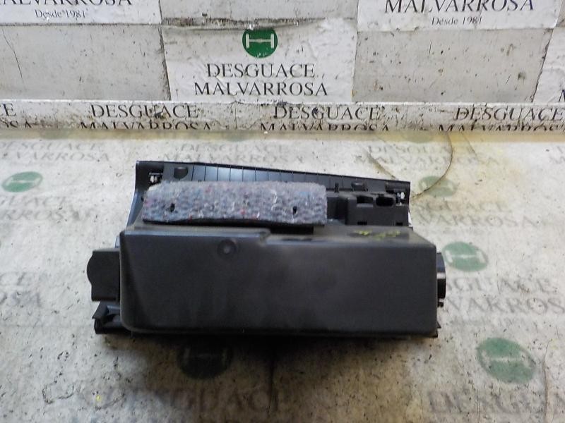 Recambio de guantera para peugeot 308 1.6 hdi referencia OEM IAM 16108047ZD  