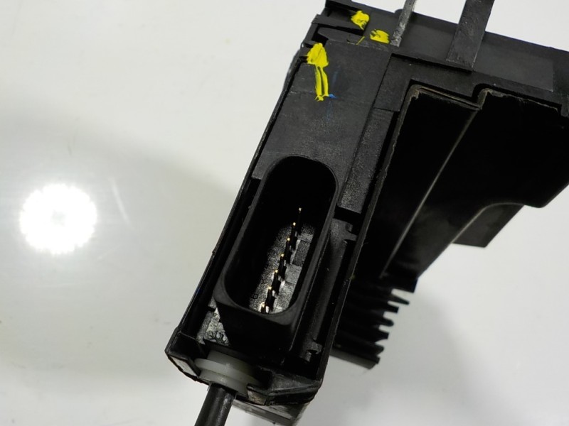 Recambio de cerradura puerta delantera derecha para peugeot 308 1.6 blue-hdi fap referencia OEM IAM 9810309380 9810309380 