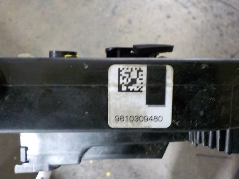 Recambio de cerradura puerta delantera izquierda para peugeot 308 1.6 blue-hdi fap referencia OEM IAM 9810309480 9810309480 