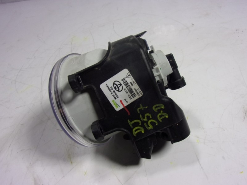 Recambio de faro antiniebla derecho para toyota c-hr 132 kw referencia OEM IAM 8121002110 8121002110 