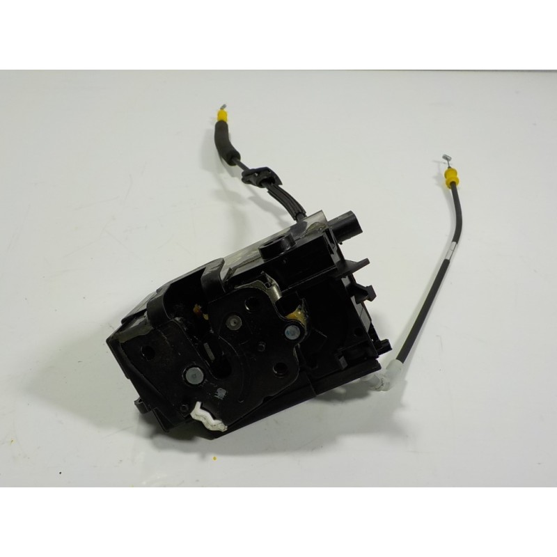 Recambio de cerradura puerta trasera izquierda para peugeot 308 1.6 blue-hdi fap referencia OEM IAM 9826126080 9826126080 