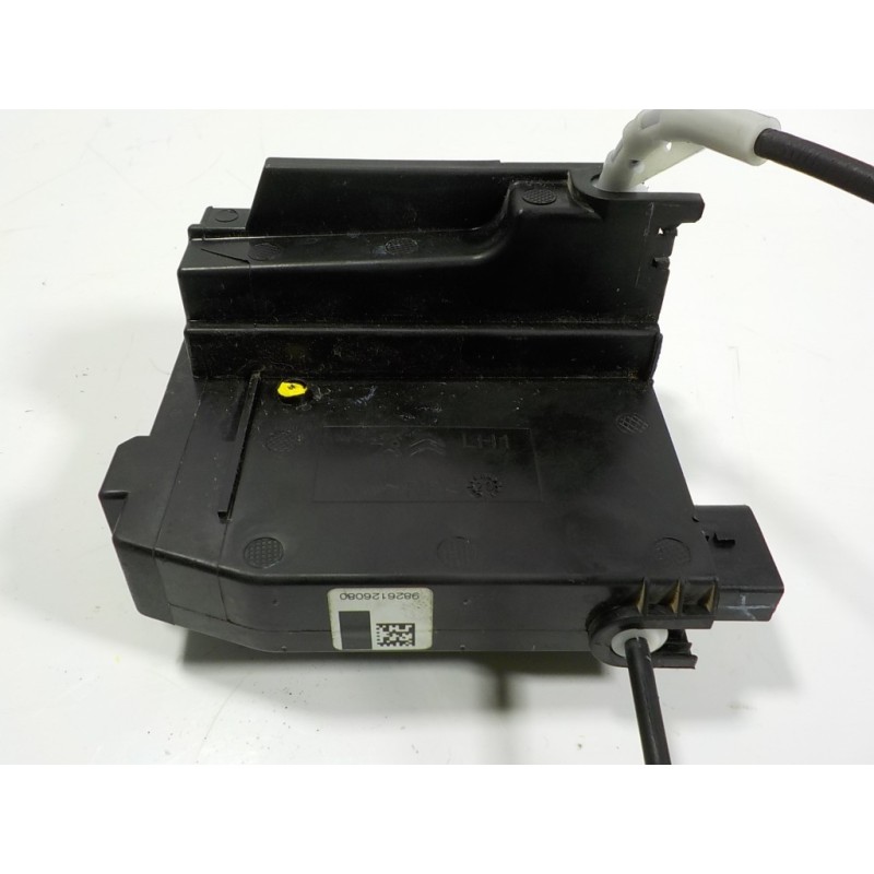 Recambio de cerradura puerta trasera izquierda para peugeot 308 1.6 blue-hdi fap referencia OEM IAM 9826126080 9826126080 
