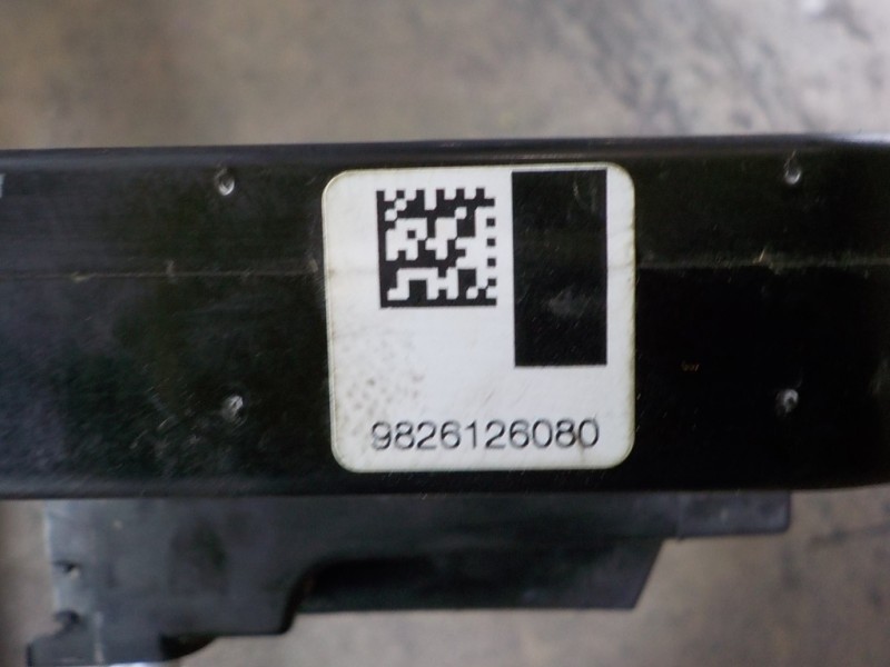 Recambio de cerradura puerta trasera izquierda para peugeot 308 1.6 blue-hdi fap referencia OEM IAM 9826126080 9826126080 