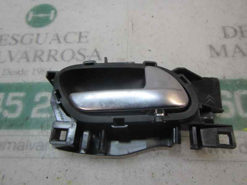 Recambio de maneta interior delantera derecha para peugeot 208 1.2 12v vti referencia OEM IAM 96555516VV  
