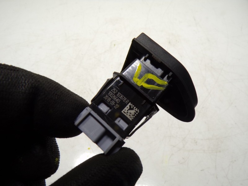 Recambio de modulo electronico para renault captur 1.3 tce referencia OEM IAM 252103678R 252103678R 