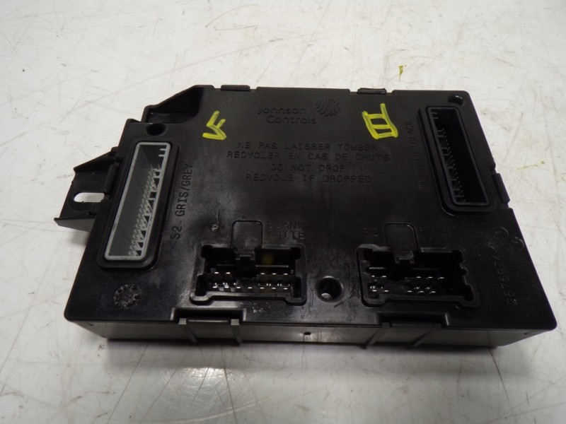 Recambio de modulo electronico para renault captur 1.3 tce referencia OEM IAM  284B13555R 