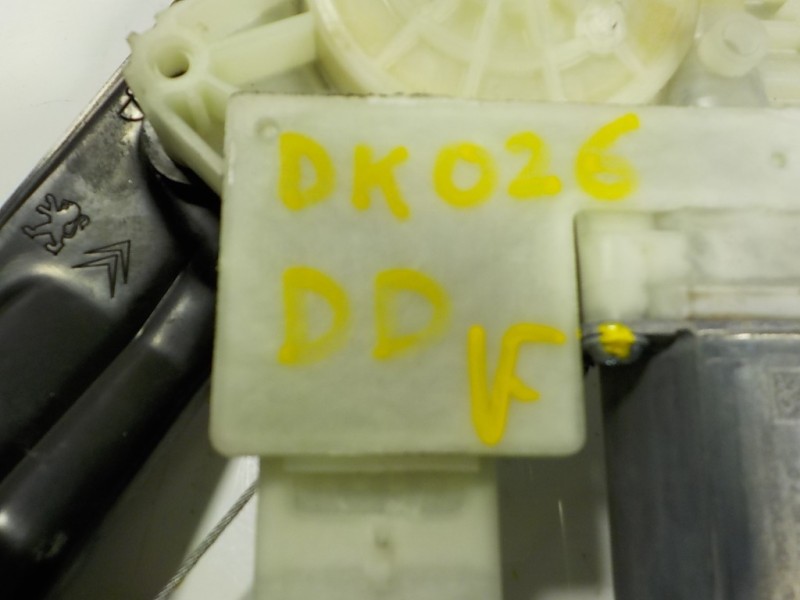 Recambio de elevalunas delantero derecho para peugeot 308 1.6 blue-hdi fap referencia OEM IAM 9816273080 9825710280 002832324040