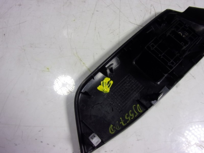 Recambio de mando elevalunas delantero derecho para toyota c-hr 132 kw referencia OEM IAM 8481002240 3541A132D 3541A132D