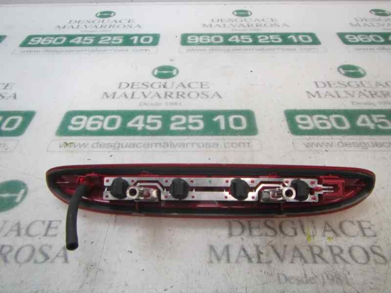 Recambio de piloto trasero central para peugeot 208 1.2 12v vti referencia OEM IAM 9674309080  