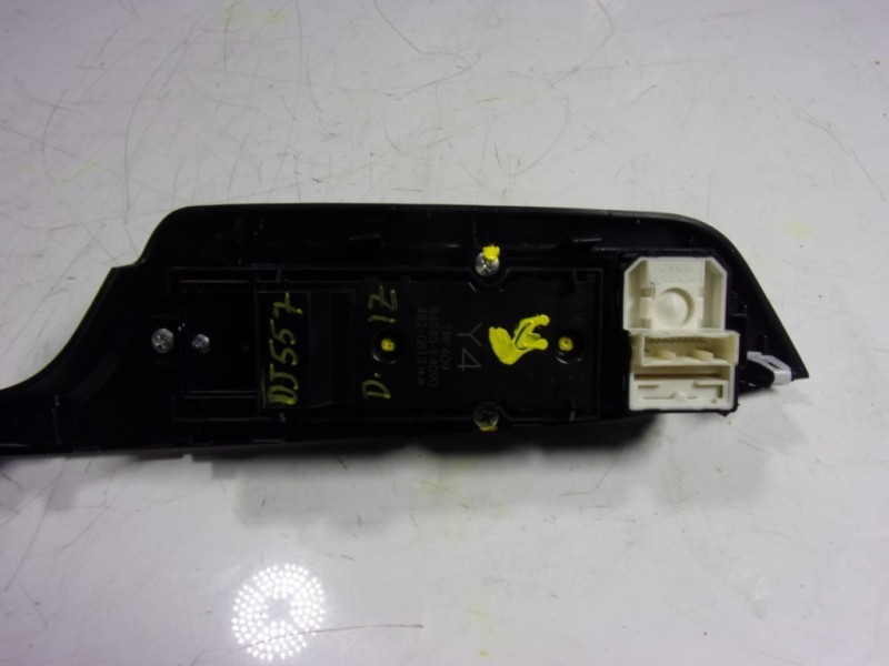 Recambio de mando elevalunas delantero izquierdo para toyota c-hr 132 kw referencia OEM IAM 84040F4090 84040F4090 4820B13