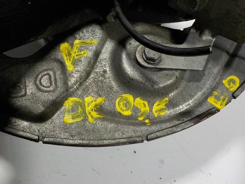 Recambio de mangueta delantera derecha para peugeot 308 1.6 blue-hdi fap referencia OEM IAM 1610138080  