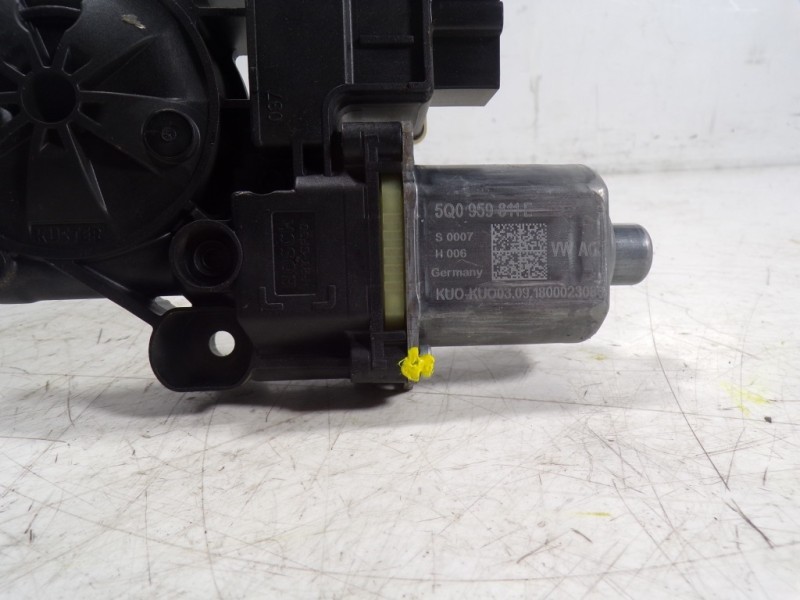 Recambio de motor elevalunas trasero izquierdo para seat leon (5f1) fr referencia OEM IAM 5Q0959811E 5Q0959811E 
