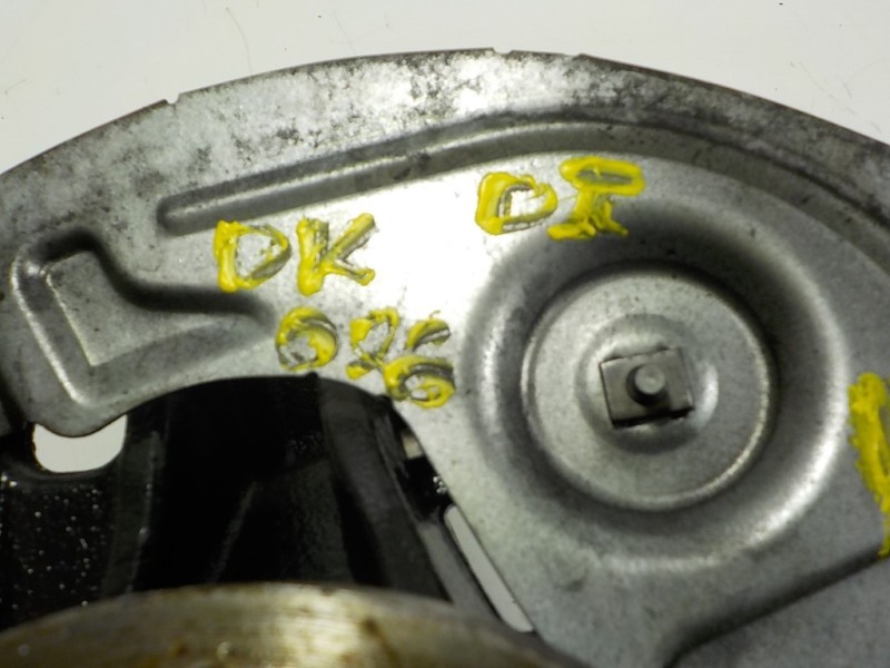 Recambio de mangueta delantera izquierda para peugeot 308 1.6 blue-hdi fap referencia OEM IAM 1610137880  