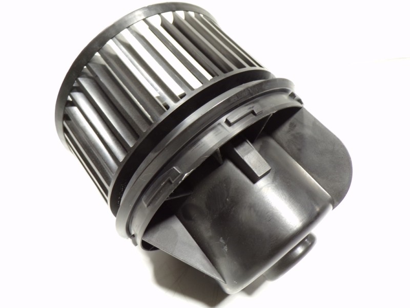 Recambio de motor calefaccion para ford kuga (cbs) 1.5 ecoboost cat referencia OEM IAM 1696006 AV6N18456AA 