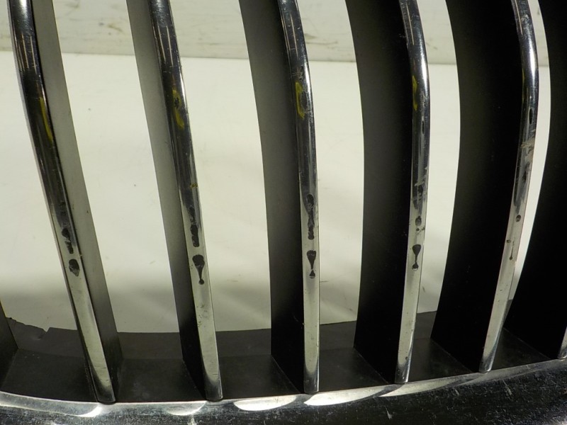 Recambio de rejilla para bmw serie 5 touring (f11) 520d xdrive referencia OEM IAM 51137412324  